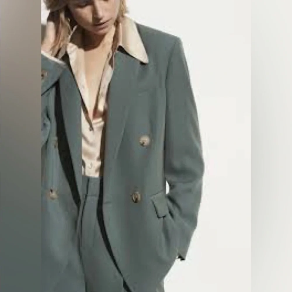 Vince Blazer absolutely beautiful and Classy .. - Picture 3 of 4